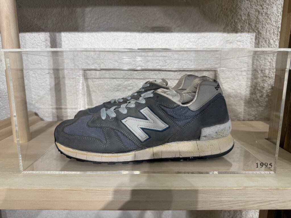 1995年版のNew Balance1300スニーカー