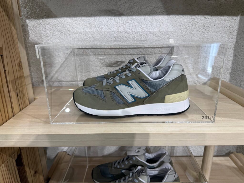 2010年版のNew Balance1300スニーカー