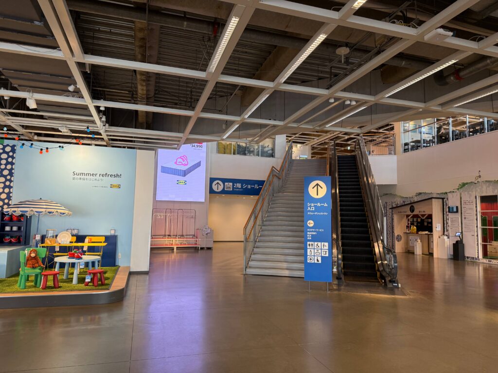 IKEA船橋のエントランス風景