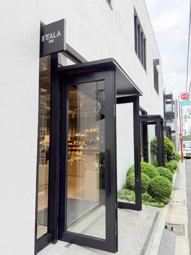 Simple and beautiful side view of the IITTALA store exterior