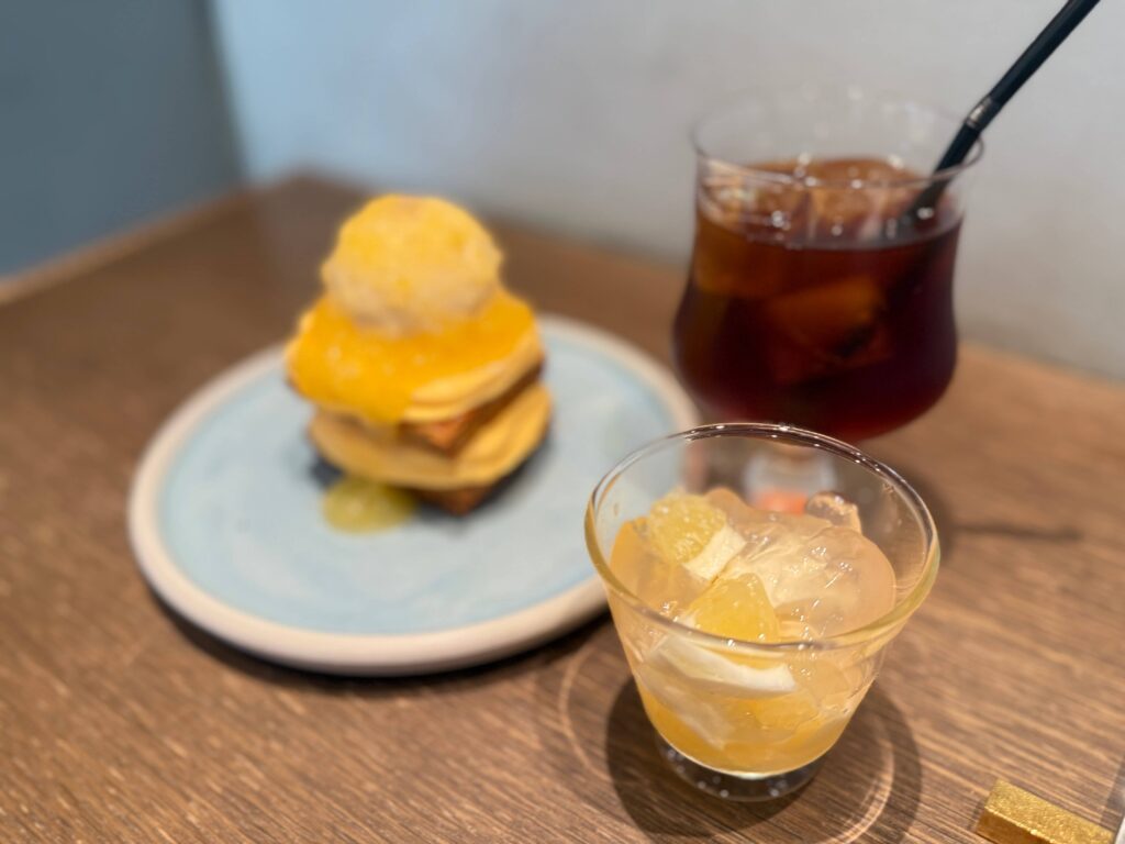 Patisserie ease Hyuganatsu dessert's kuzukiri-style jelly and fruit