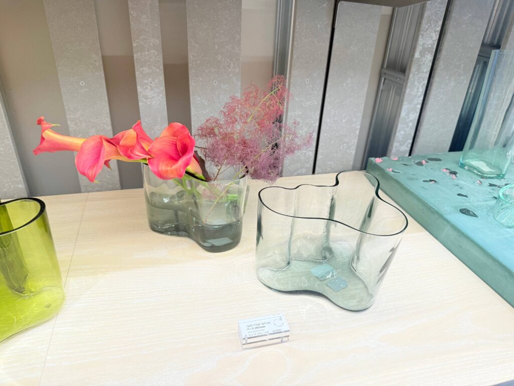 Iittala limited edition flower vase, serial number 901/1000