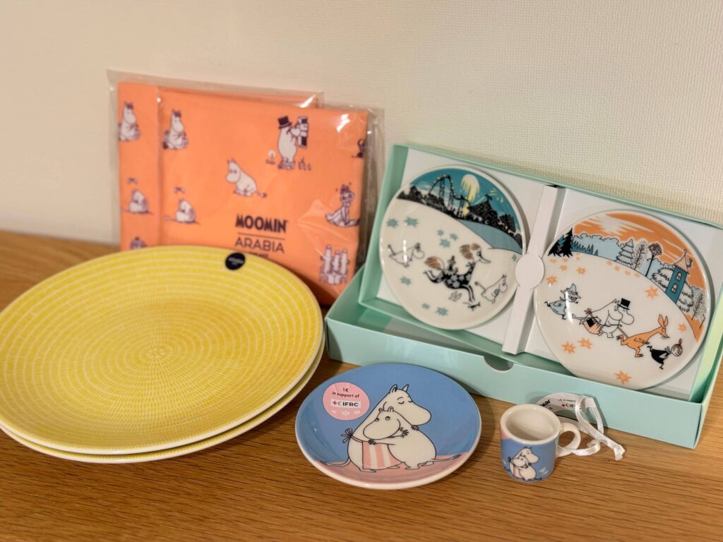 Arabia limited yellow plate, Moomin Arabia Japan exclusive tableware, ornament mug