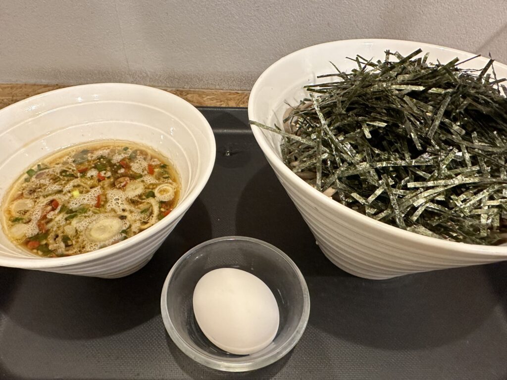 Simple stamina soba noodles generously topped with nori seaweed