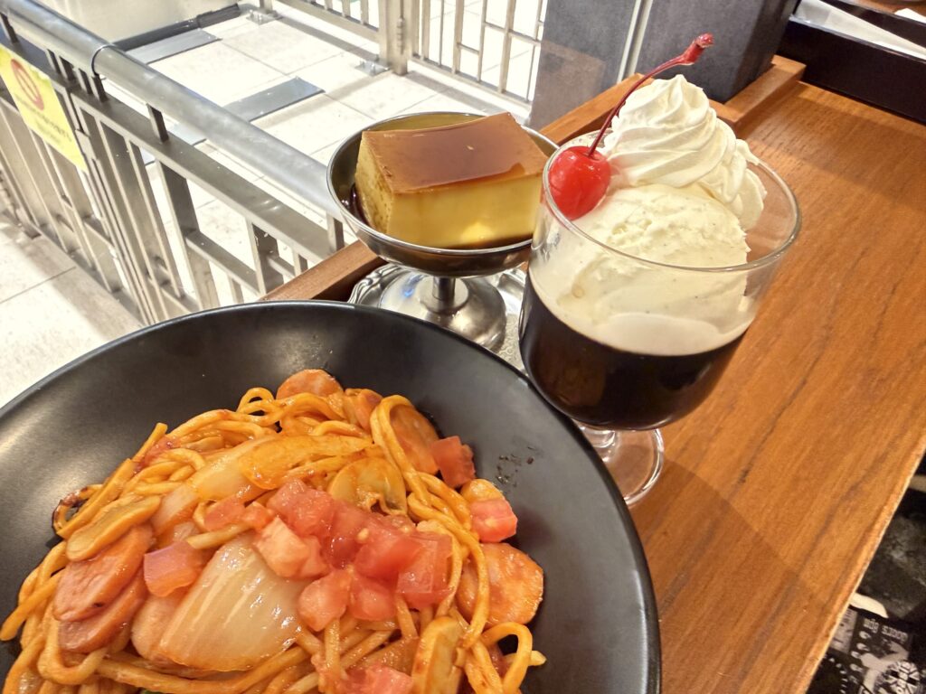 東京駅の秘密基地。Depotで味わう、極太ナポリタンと濃厚プリンのノスタルジックな誘惑