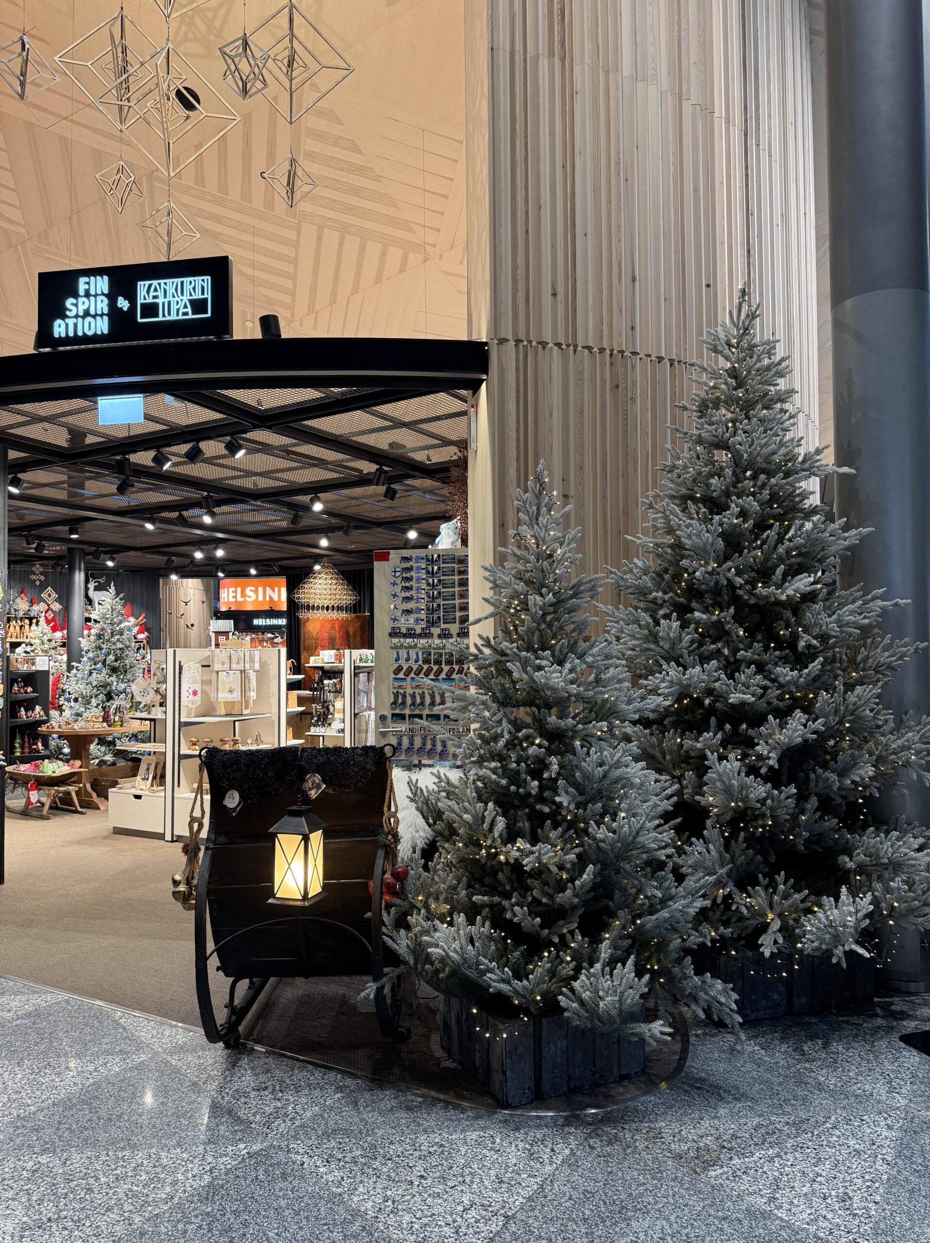 温かな光を放つFINSPIRATIONの店舗