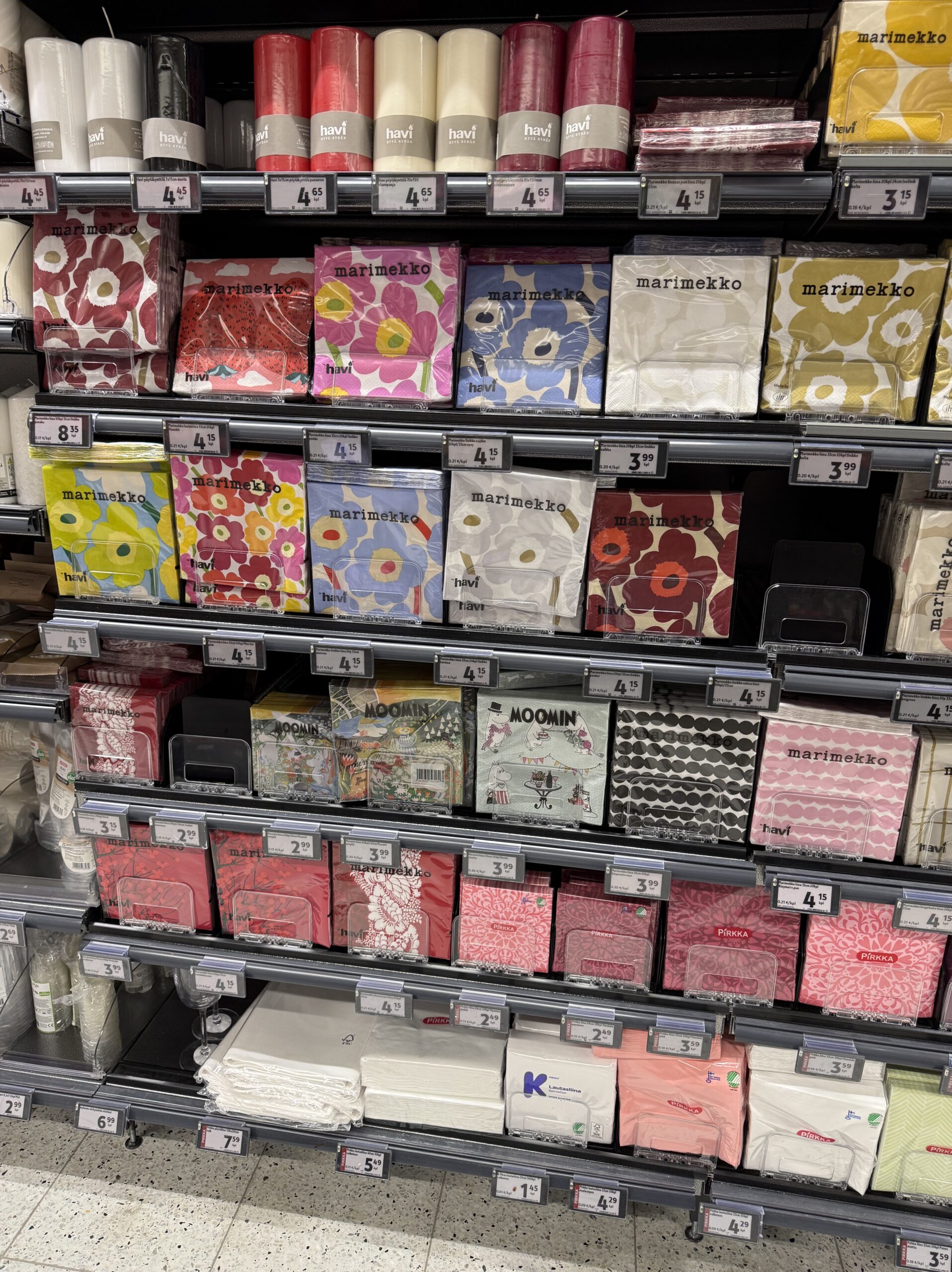 ウニッコ柄など多彩なデザインのペーパーナプキン
