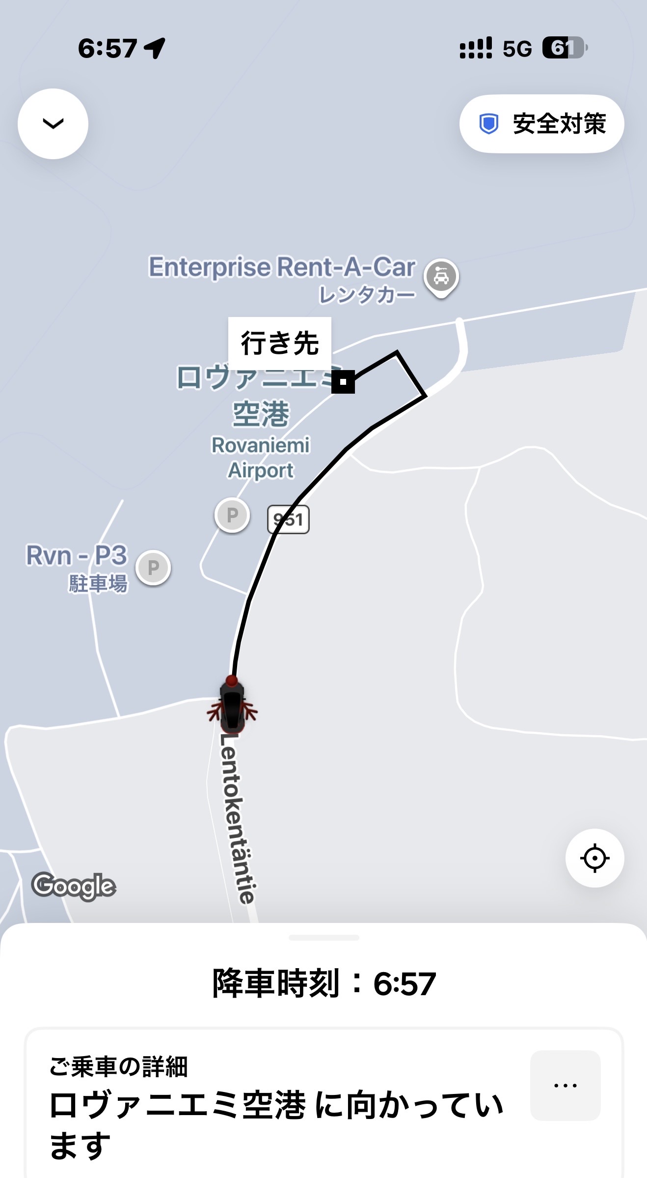 ロヴァニエミの早朝、Uberアプリ上の自車アイコンがトナカイになっている様子
