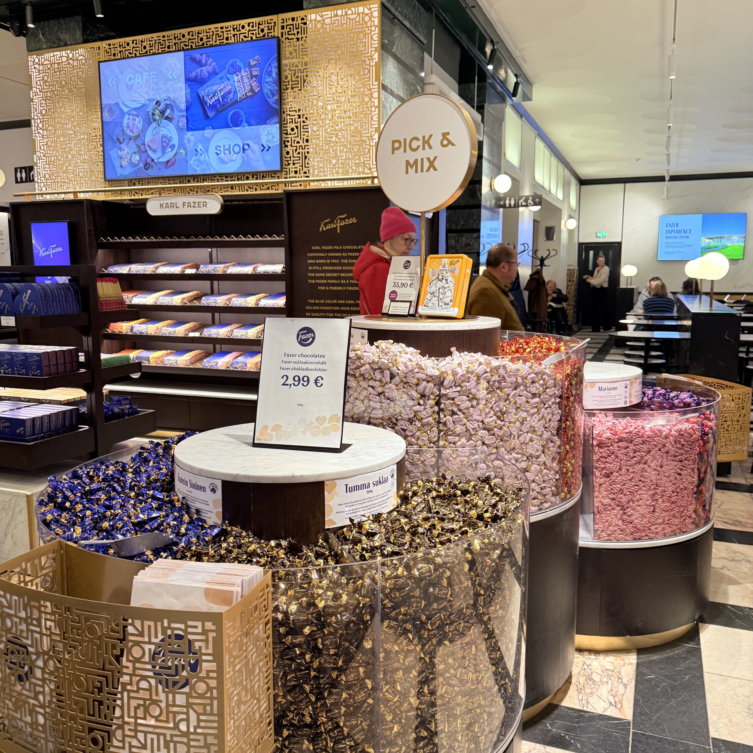 The PICK & MIX tower in the center of Fazer Cafe Helsinki