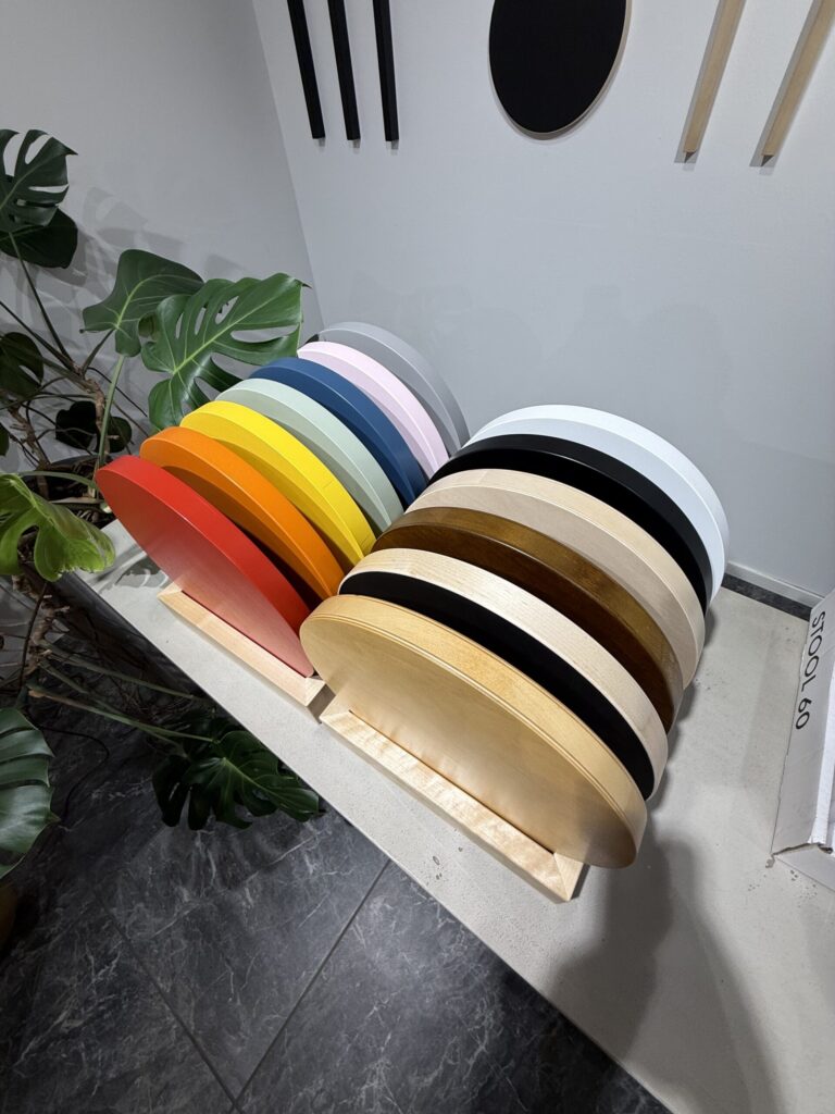 スツール60の多彩なカラーバリエーション