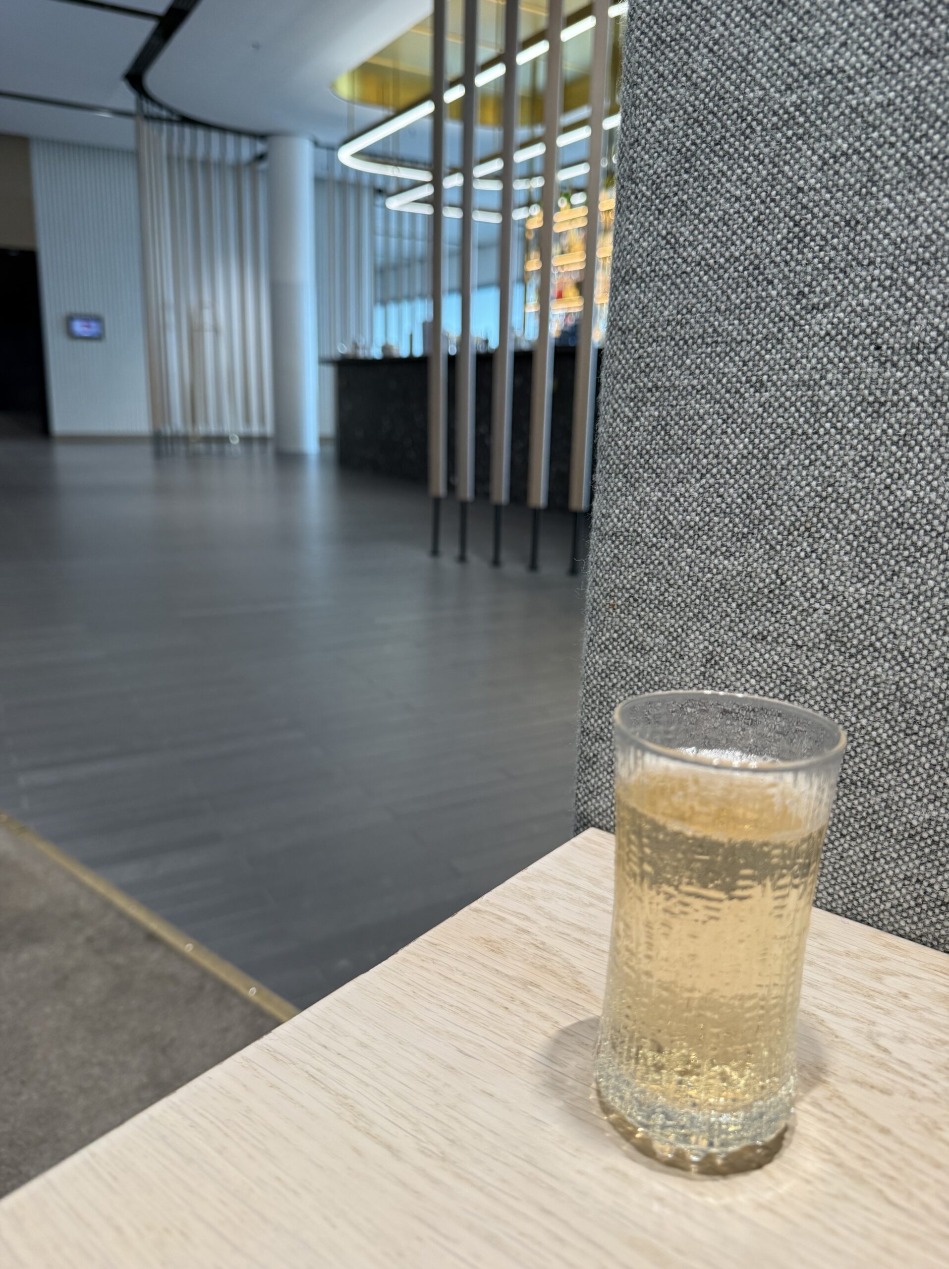 Exploring the Finnair Platinum Wing: My First JAL First Class Experience at Helsinki Airport